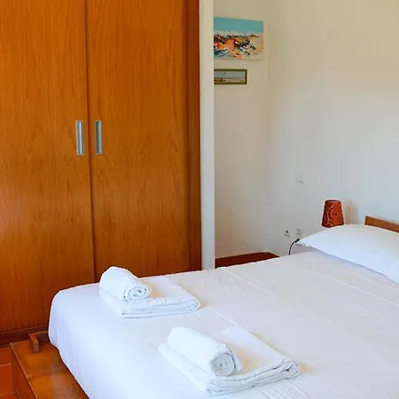 Aroeira Sleeps 12 Pool Air Con Wifi *