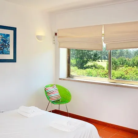 Aroeira Sleeps 12 Pool Air Con Wifi *
